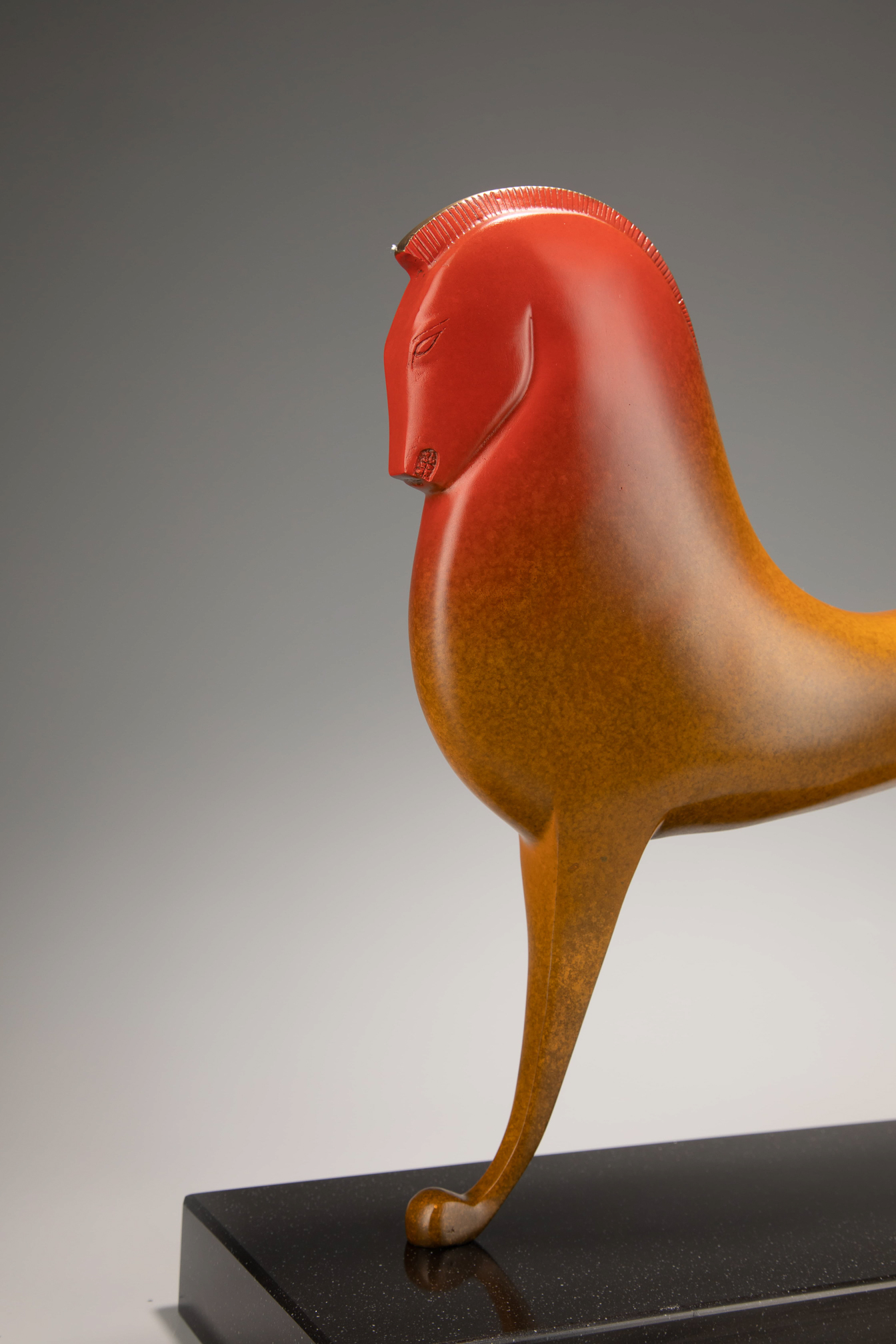 Minimalist gradient horse — front view.