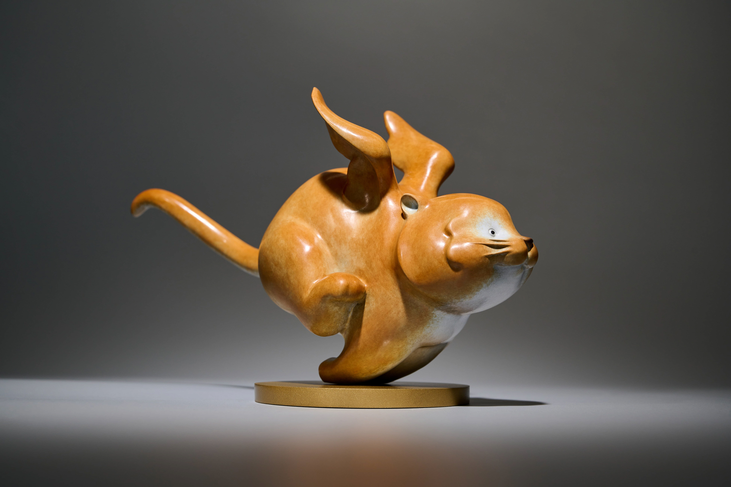 Cartoon flying tiger — side view.