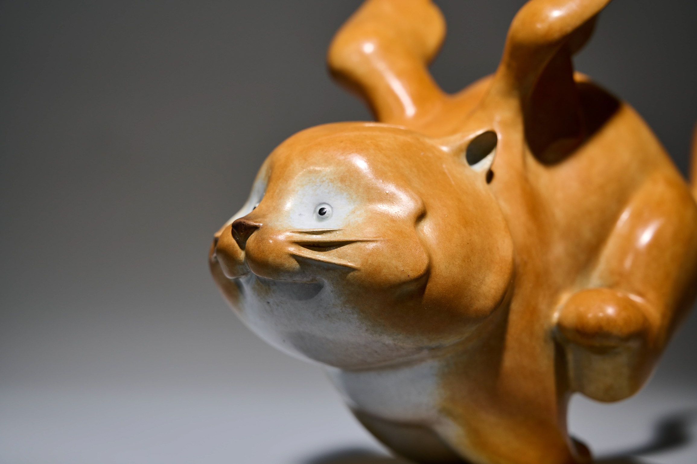 Cartoon flying tiger — head close-up.