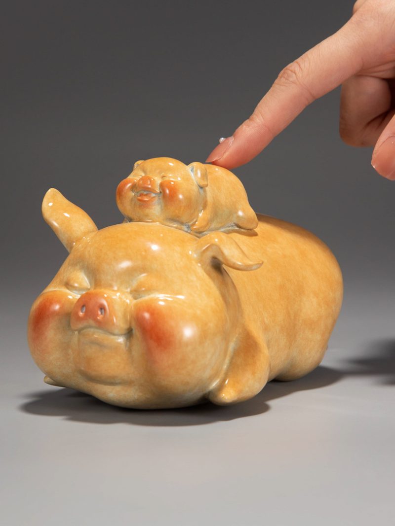 Two little pigs