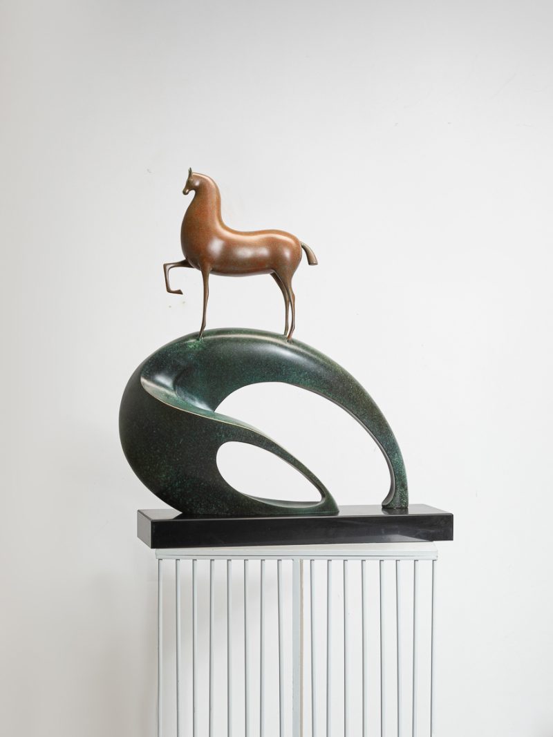 The climbing horse