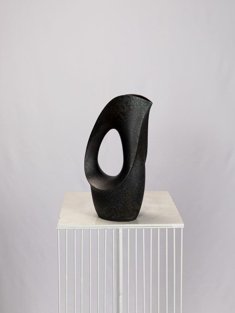 Black and gold, streamlined flower containers